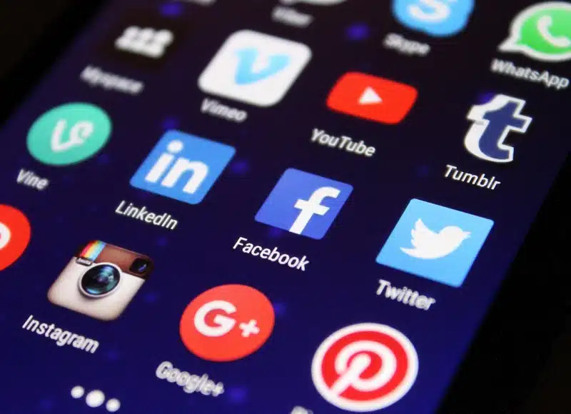 Réseaux Sociaux Comprendre leur Impact sur le Marketing