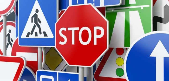 panneaux de signalisation routière 